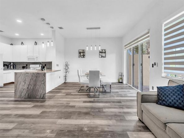 4331 SW 124th Way, Miramar FL 33027