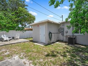 2227 Cody St, Hollywood FL 33020