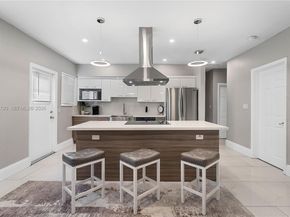 2227 Cody St, Hollywood FL 33020