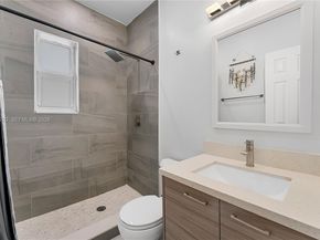 2227 Cody St, Hollywood FL 33020