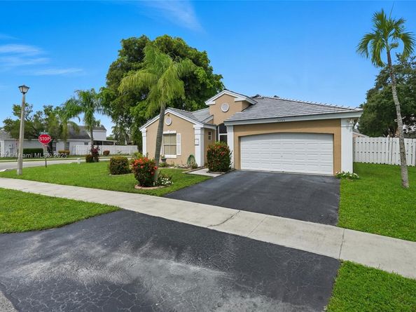 5295 NW 54th St, Coconut Creek FL 33073