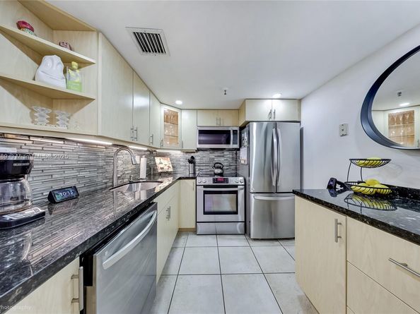 4301 Collins Ave 803, Miami Beach FL 33140