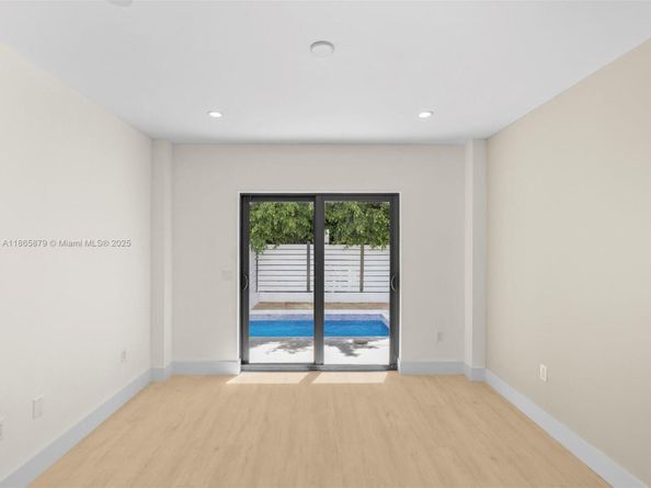 1134 71st St, Miami Beach FL 33141