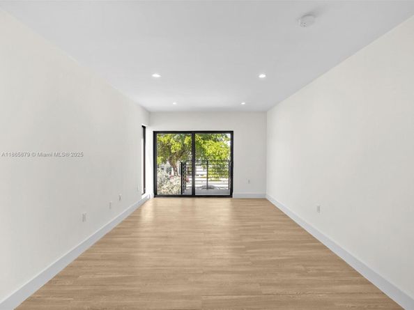 1134 71st St, Miami Beach FL 33141