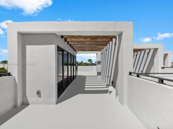 1134 71st St, Miami Beach FL 33141
