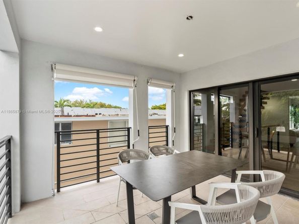 1134 71st St, Miami Beach FL 33141