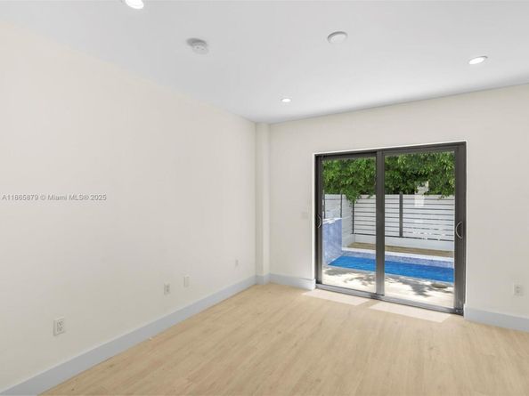 1134 71st St, Miami Beach FL 33141