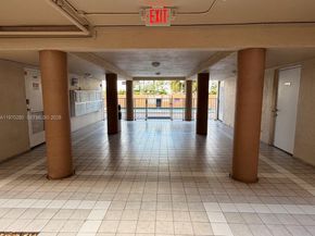 8050 NW 8th St 1307, Miami FL 33126