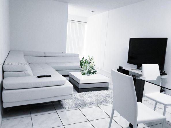 17570 Atlantic Blvd 104, Sunny Isles Beach FL 33160