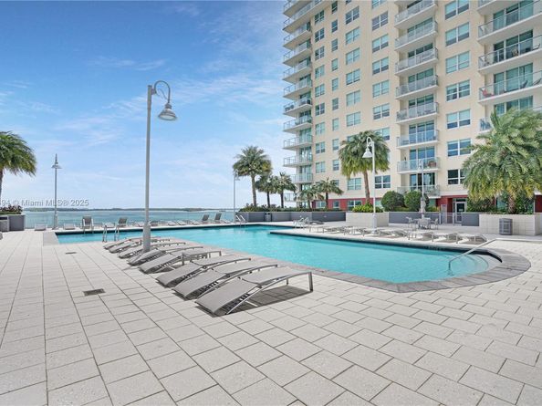 1155 Brickell Bay Dr 704, Miami FL 33131