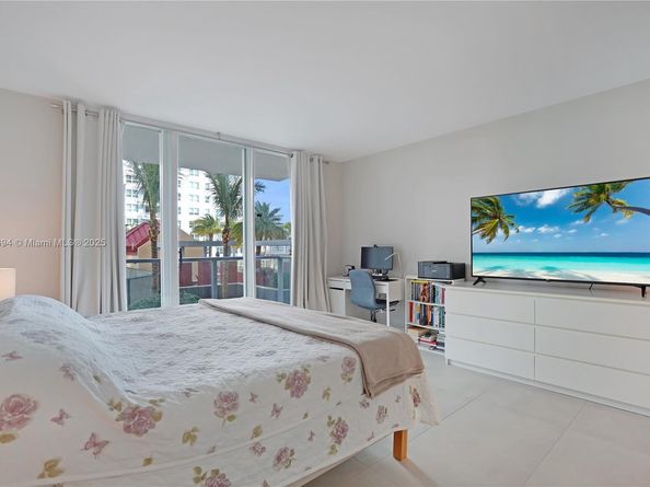 1155 Brickell Bay Dr 704, Miami FL 33131