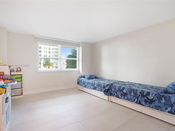 1155 Brickell Bay Dr 704, Miami FL 33131