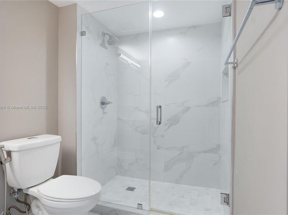 1155 Brickell Bay Dr 704, Miami FL 33131