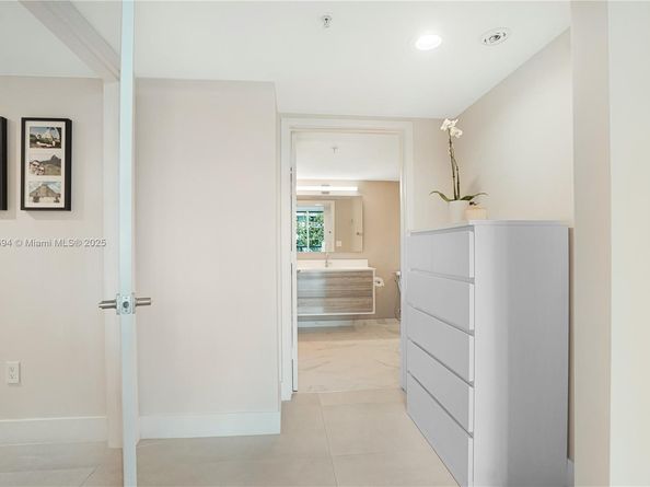 1155 Brickell Bay Dr 704, Miami FL 33131