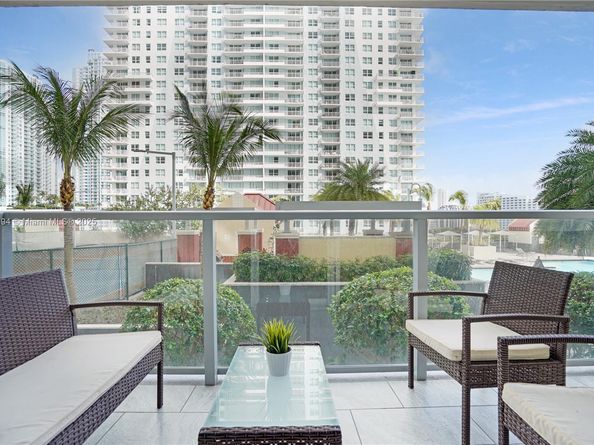 1155 Brickell Bay Dr 704, Miami FL 33131