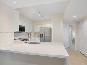 1155 Brickell Bay Dr 704, Miami FL 33131