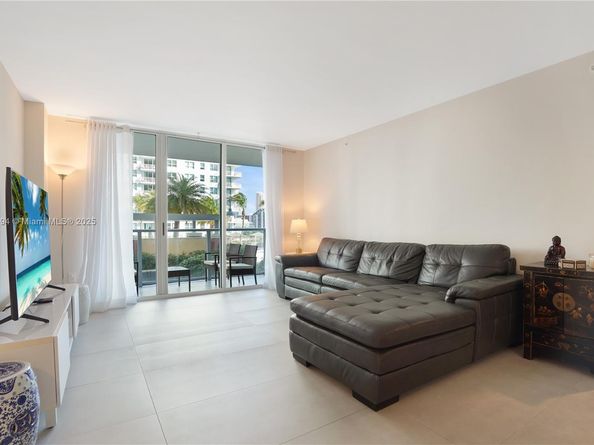 1155 Brickell Bay Dr 704, Miami FL 33131