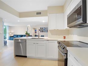 1155 Brickell Bay Dr 704, Miami FL 33131