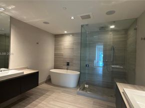 3250 NE 188th St 204, Aventura FL 33180