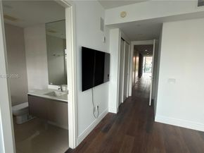 3250 NE 188th St 204, Aventura FL 33180