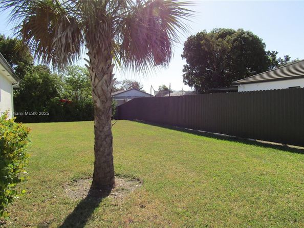 16825 SW 109th Pl, Miami FL 33157