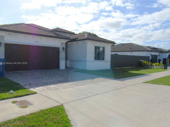 16825 SW 109th Pl, Miami FL 33157