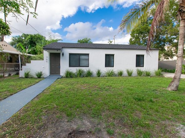 769 NW 118th St, Miami FL 33168