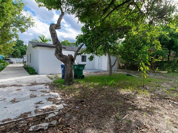 769 NW 118th St, Miami FL 33168