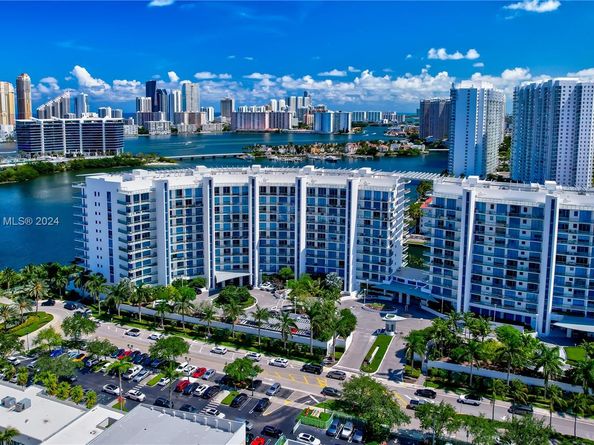 3300 NE 188 St. 611, Aventura FL 33180