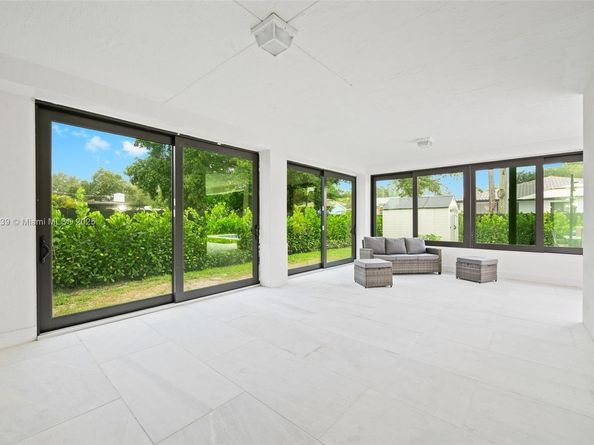 457 Lafayette Dr, Miami Springs FL 33166