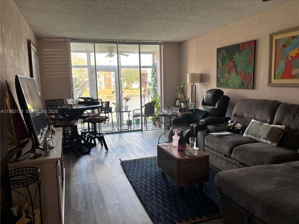 9900 Sunrise Lakes Blvd 107, Sunrise FL 33322