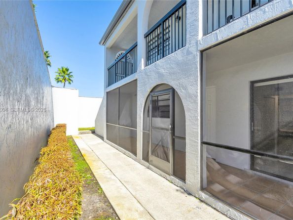 18370 Mediterranean Blvd 125, Hialeah FL 33015