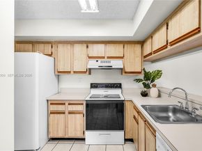 18370 Mediterranean Blvd 125, Hialeah FL 33015