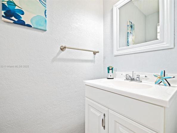 7445 W 16th Ave, Hialeah FL 33014