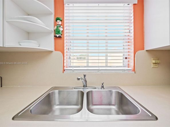 7445 W 16th Ave, Hialeah FL 33014