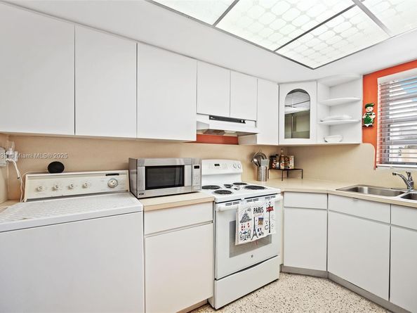 7445 W 16th Ave, Hialeah FL 33014