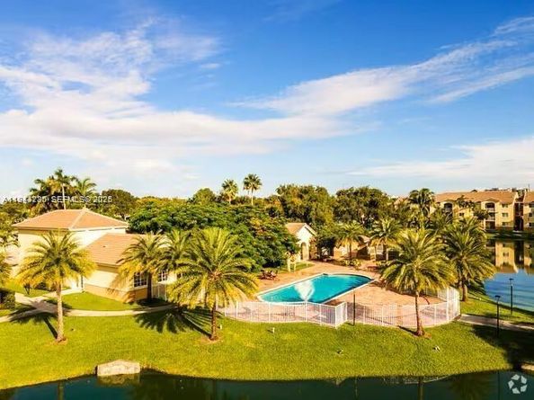 2620 S University Dr 109, Davie FL 33328