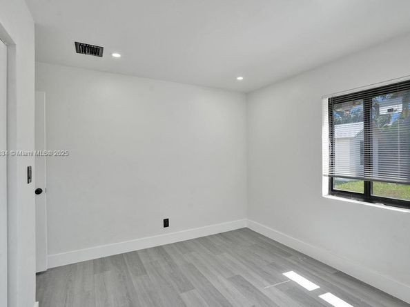 1628 NE 7th Ave, Fort Lauderdale FL 33305