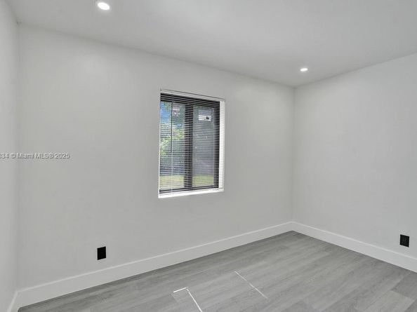 1628 NE 7th Ave, Fort Lauderdale FL 33305