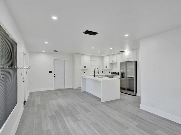 1628 NE 7th Ave, Fort Lauderdale FL 33305