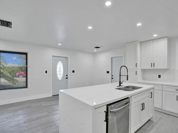 1628 NE 7th Ave, Fort Lauderdale FL 33305