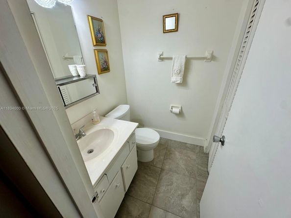 5300 Washington St N318, Hollywood FL 33021