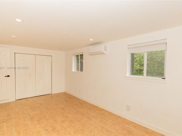 2510 NE 207th Ter, Miami FL 33180