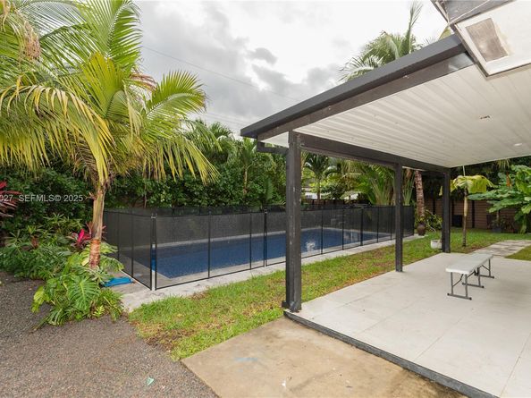 2510 NE 207th Ter, Miami FL 33180