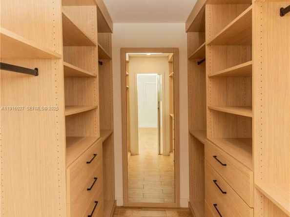 2510 NE 207th Ter, Miami FL 33180