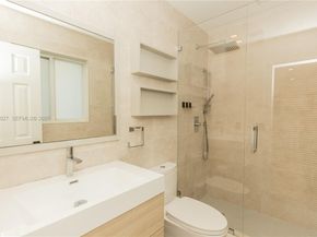 2510 NE 207th Ter, Miami FL 33180