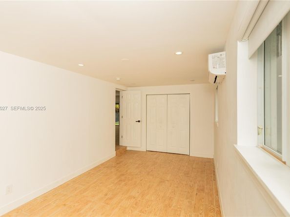 2510 NE 207th Ter, Miami FL 33180