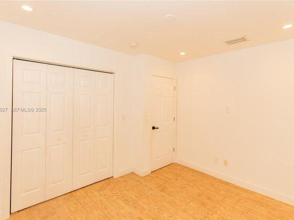 2510 NE 207th Ter, Miami FL 33180