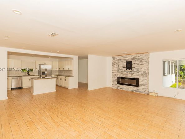 2510 NE 207th Ter, Miami FL 33180