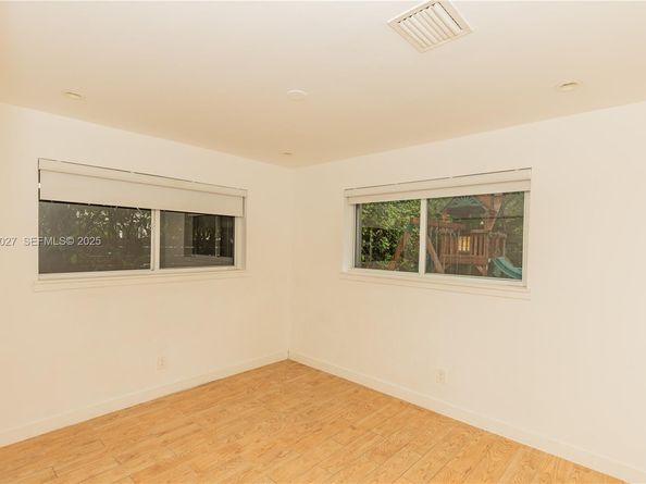 2510 NE 207th Ter, Miami FL 33180